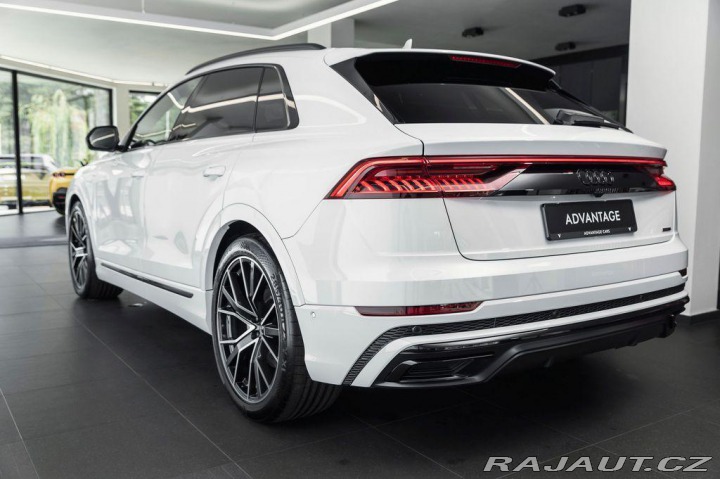 Audi Q8 55 TFSI quattro S line/4z 1800