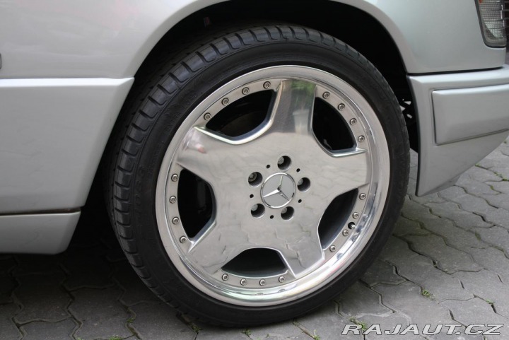 Mercedes-Benz 124 300 CE 1987