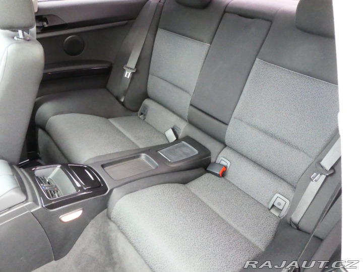 BMW 3 320i 125kW REZERVOVANO 2007