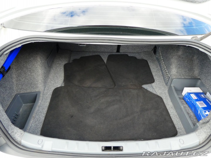 BMW 3 320i 125kW REZERVOVANO 2007