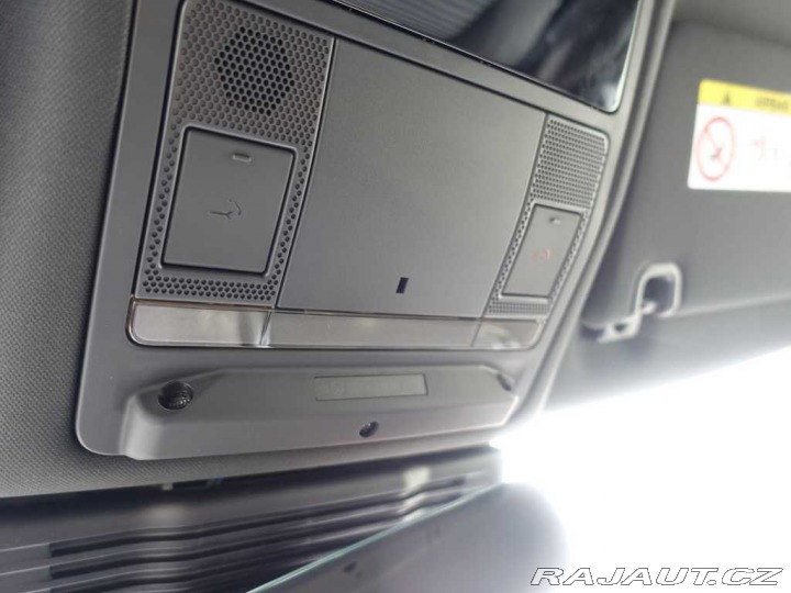 Land Rover Discovery 5 3,0 S D250 4x4 automat 2025