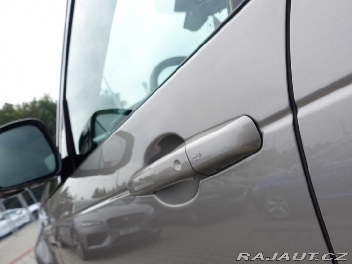 Land Rover Discovery 5 3,0 S D250 4x4 automat 2025