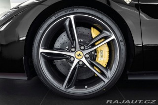 Ferrari 296 GTB Nero / Skladem 2024