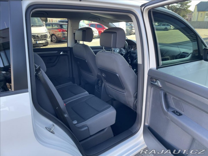 Volkswagen Touran 1.6 TDI DSG 7míst Comfort 2013