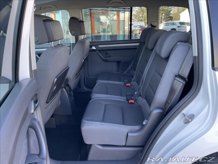 Volkswagen Touran 1.6 TDI DSG 7míst Comfort 2013
