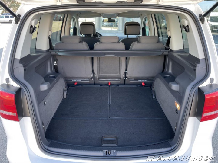 Volkswagen Touran 1.6 TDI DSG 7míst Comfort 2013