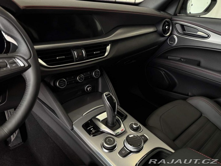 Alfa Romeo Stelvio 2.0 Turbo 280k Q4 TRIBUTO 2024