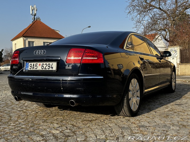 Audi A8 Long prezidentský speciál 2009