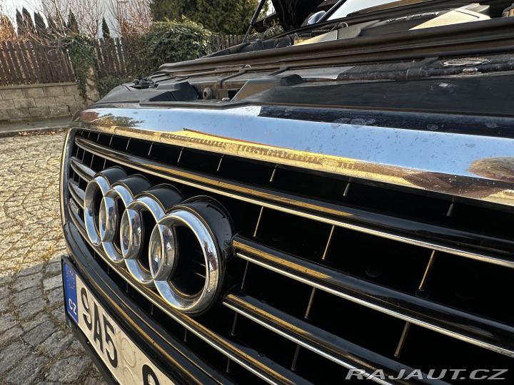 Audi A8 Long prezidentský speciál 2009