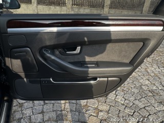 Audi A8 Long prezidentský speciál 2009