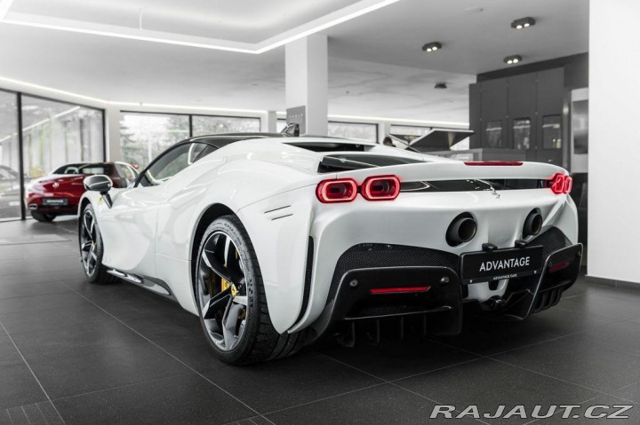 Ferrari SF90 Stradale 2020