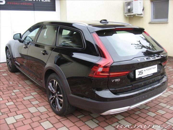 Volvo V90 2,0 B5 235PS  Cross Count 2021