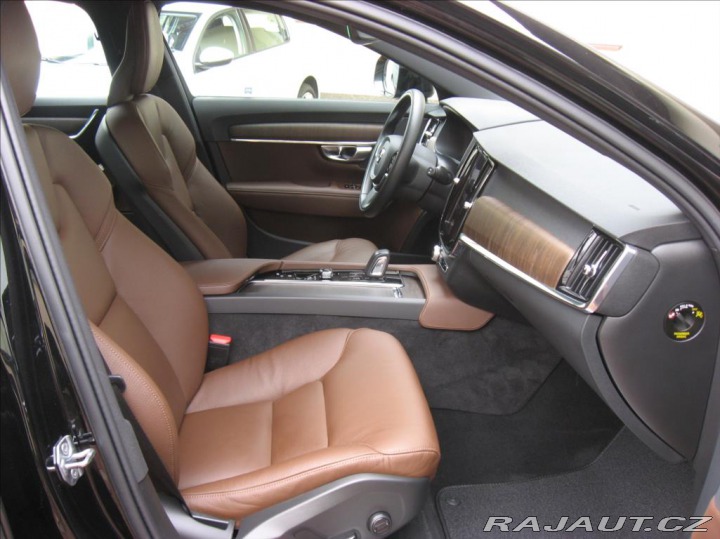 Volvo V90 2,0 B5 235PS Cross Count 2021
