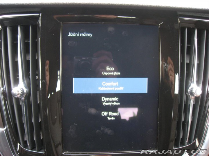 Volvo V90 2,0 B5 235PS Cross Count 2021