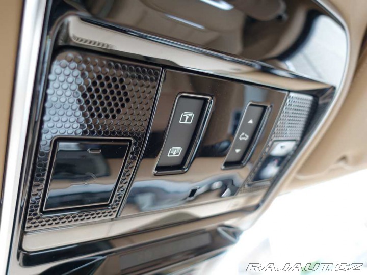 Land Rover Range Rover SV P615 LWB 2025