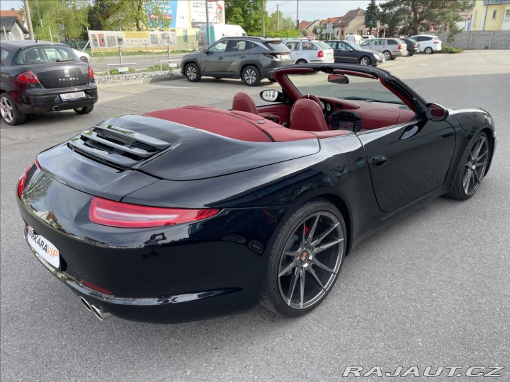 Porsche 911 3.4 i Carrera 4 Manuál Ca 2001