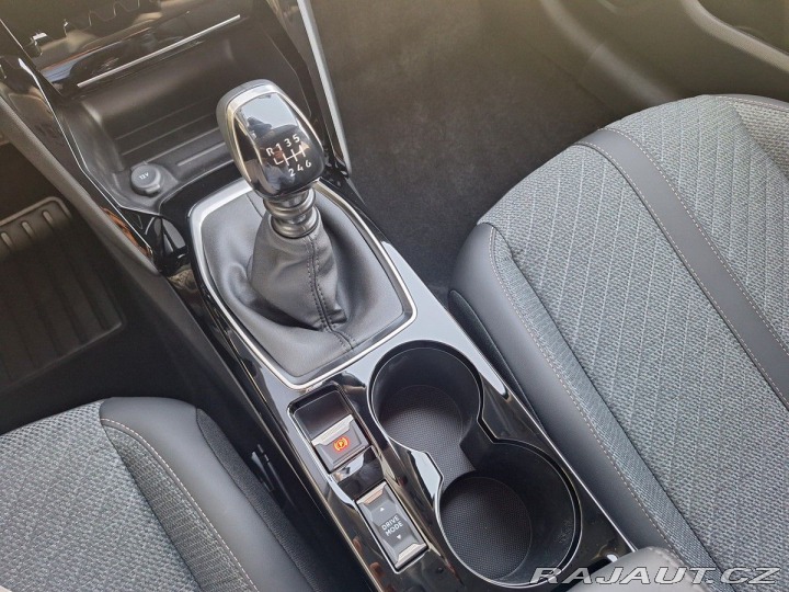 Peugeot 208 ALLURE 1.2 PT 100K MAN6 2025