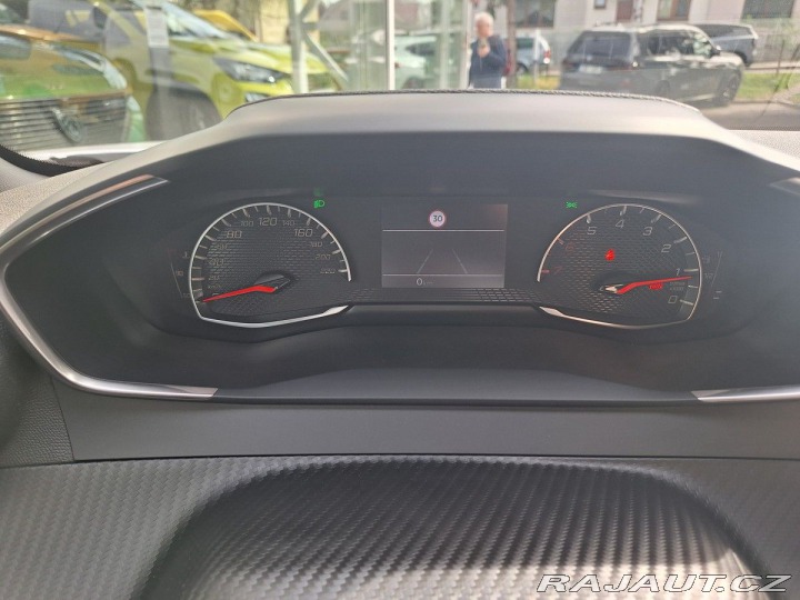 Peugeot 2008 STYLE 1.2 PT 100K MAN6 2025