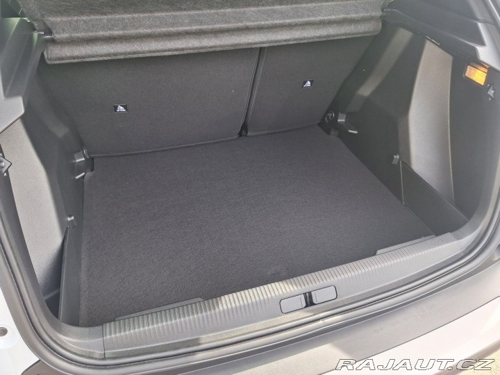 Peugeot 2008 STYLE 1.2 PT 100K MAN6 2025