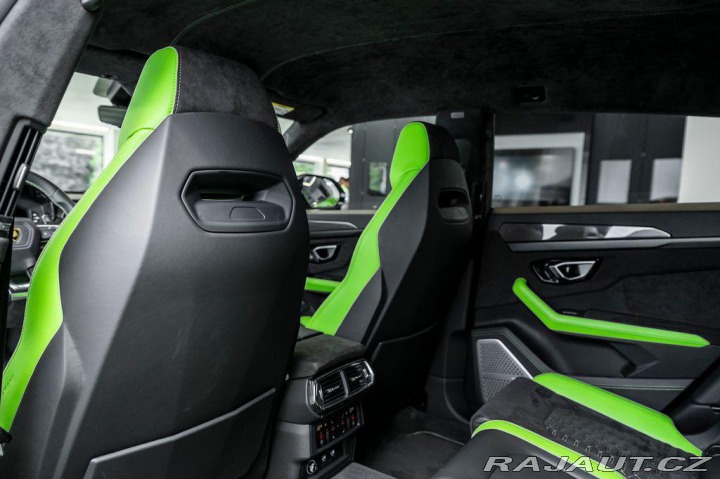 Lamborghini Urus Akrapovič/Carbon 2022