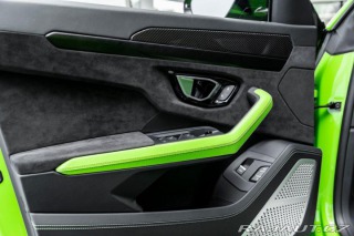 Lamborghini Urus Akrapovič/Carbon 2022