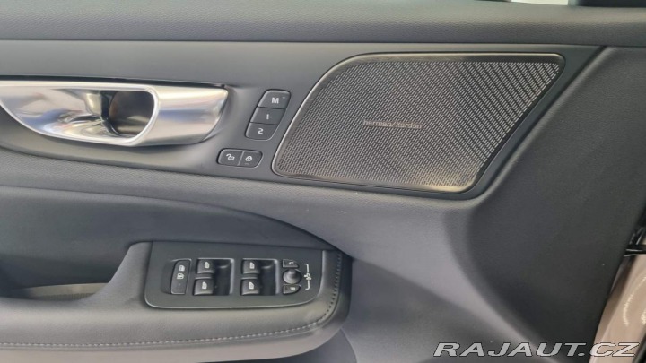 Volvo V60 B4 2.0L 197+14 HP AT7 FWD 2025
