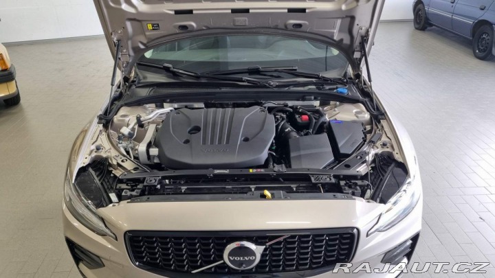 Volvo V60 B4 2.0L 197+14 HP AT7 FWD 2025