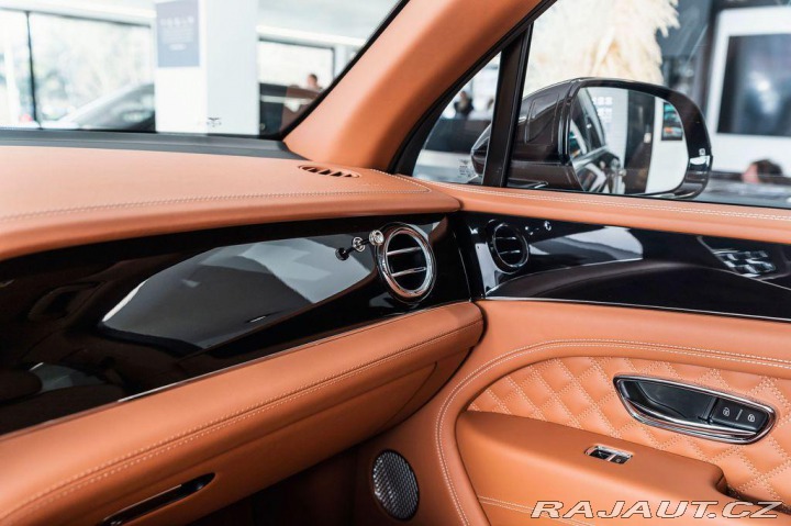 Bentley Bentayga V8/Naim/Entertainment/Pan 1800