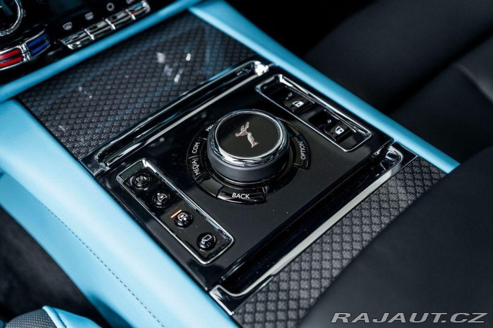 Rolls Royce Ghost Black Badge / Skladem 1800