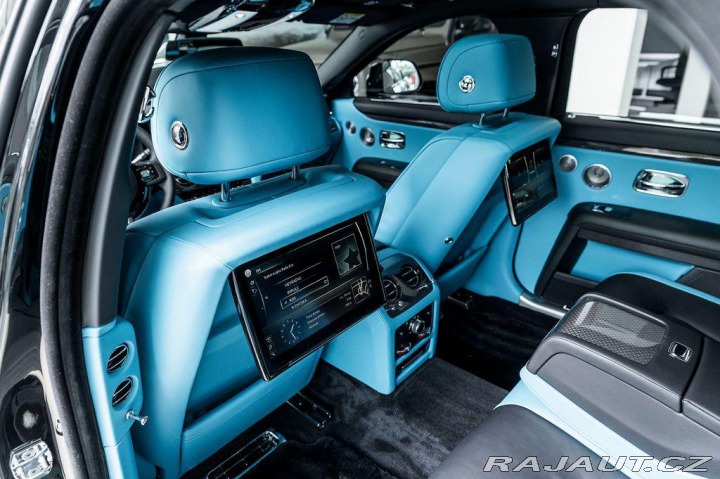 Rolls Royce Ghost Black Badge / Skladem 1800