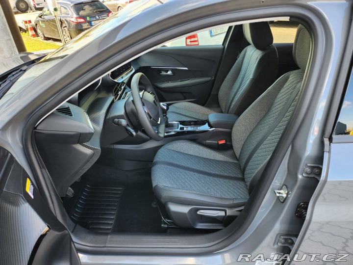 Peugeot 208 ALLURE 1,2 PT 100k M6 2025