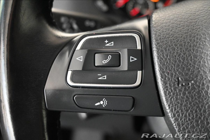 Volkswagen Sharan 2,0 TDi 103kW Highline Zá 2014