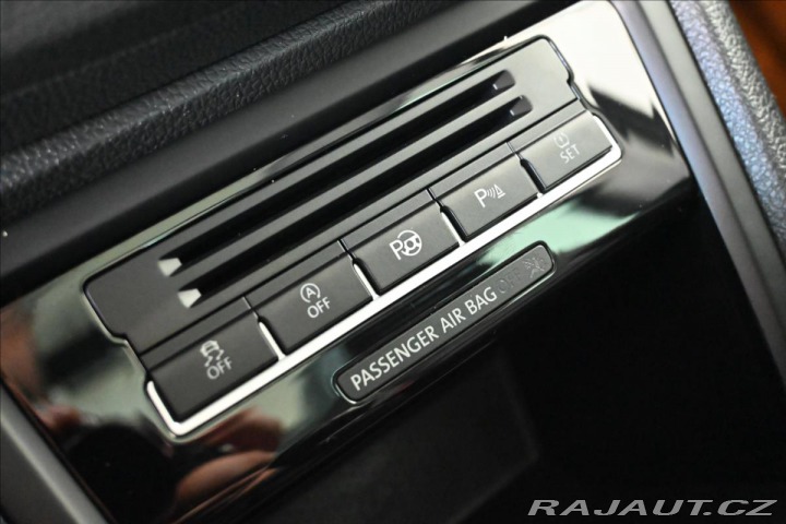 Volkswagen Sharan 2,0 TDi 103kW Highline Zá 2014