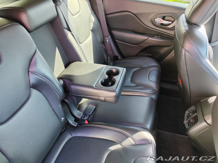 Jeep Cherokee Limited 2.2D 200k 4WD 9AT 2015