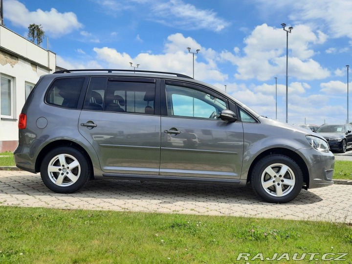 Volkswagen Touran 1,6 TDI 105K 7.Míst 2012