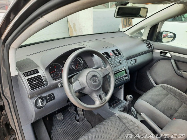 Volkswagen Touran 1,6 TDI 105K 7.Míst 2012