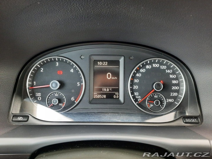 Volkswagen Touran 1,6 TDI 105K 7.Míst 2012