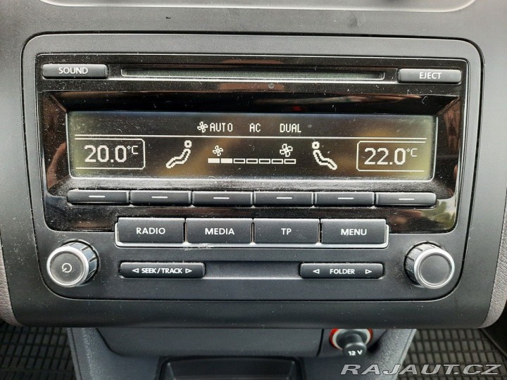 Volkswagen Touran 1,6 TDI 105K 7.Míst 2012