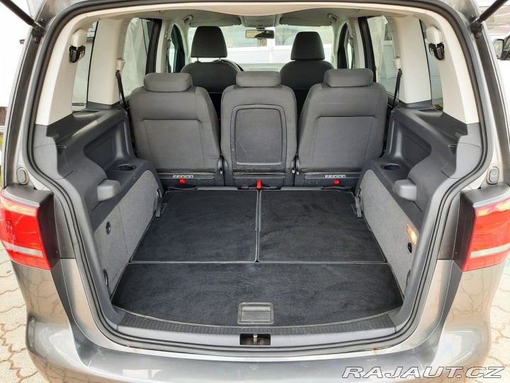Volkswagen Touran 1,6 TDI 105K 7.Míst 2012