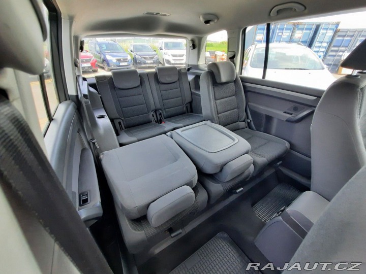 Volkswagen Touran 1,6 TDI 105K 7.Míst 2012