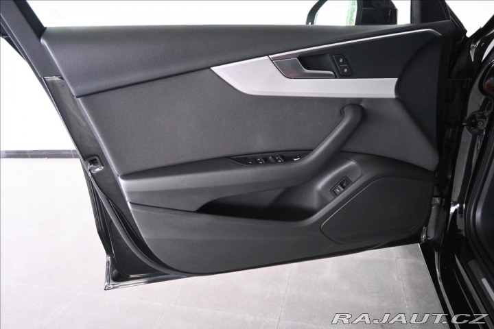 Audi A4 2,0 TDi 120kW AT7 NAVI Zá 2020