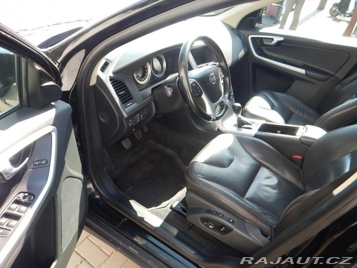Volvo XC60 2.4 D5 AWD, DIGIKLIMA, TA 2011