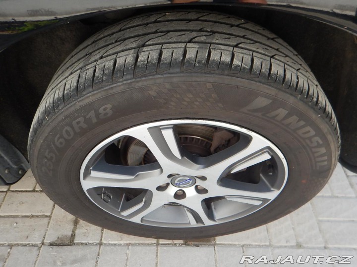 Volvo XC60 2.4 D5 AWD, DIGIKLIMA, TA 2011