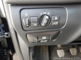 Volvo XC60 2.4 D5 AWD, DIGIKLIMA, TA 2011