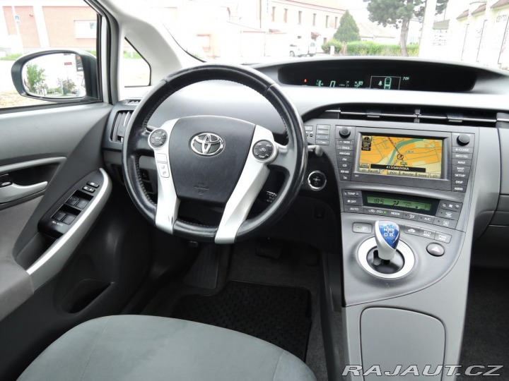 Toyota Prius III 1,8 VVT-i Executive S 2010
