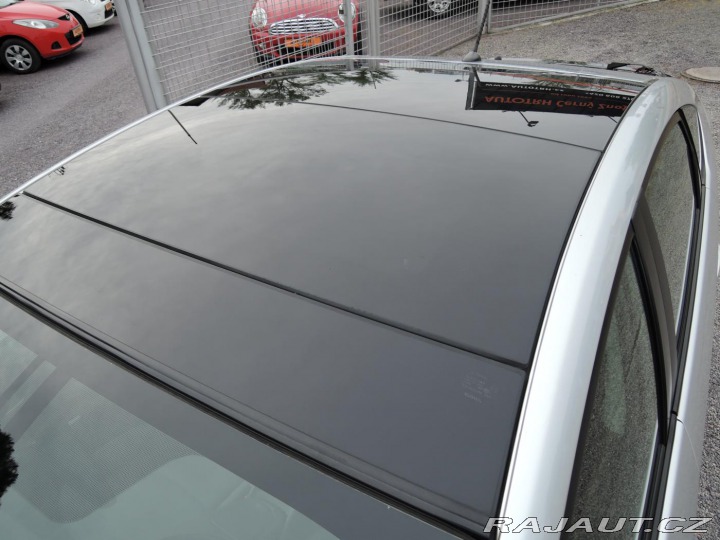 Toyota Prius III 1,8 VVT-i Executive S 2010