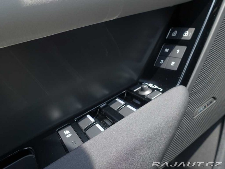 Land Rover Range Rover Velar 3,0 D300 *BLACK FRIDAY* 2025