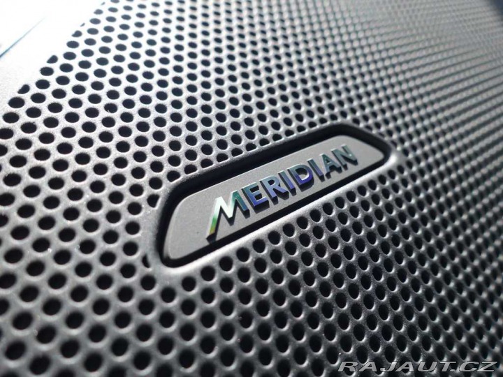 Land Rover Range Rover Velar 3,0 D300 *BLACK FRIDAY* 2025