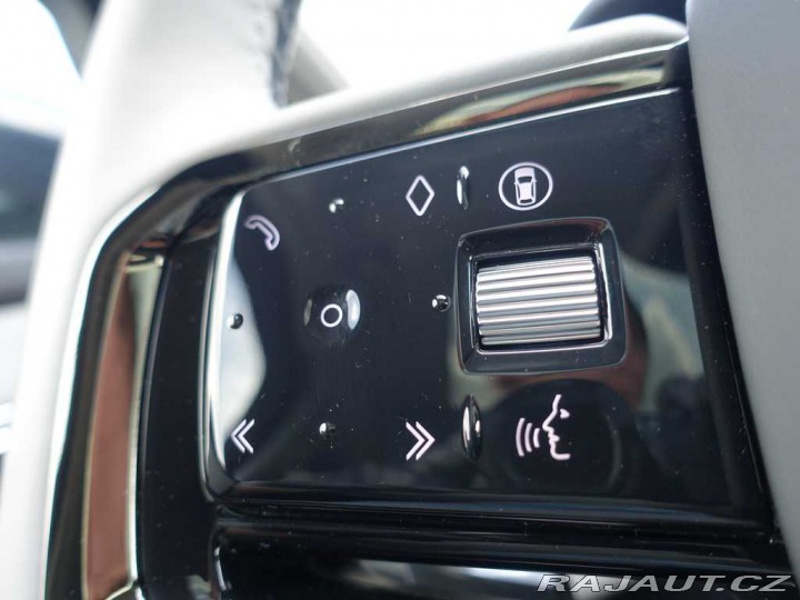 Land Rover Range Rover Velar 3,0 D300 *BLACK FRIDAY* 2025