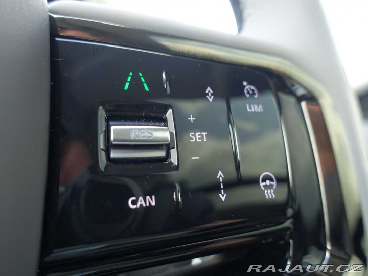 Land Rover Range Rover Velar 3,0 D300 *BLACK FRIDAY* 2025